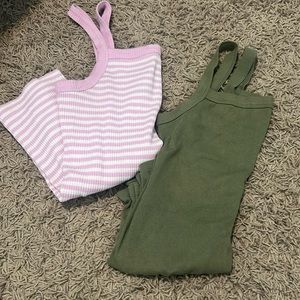 Set of 2 old navy ribbed tank tops (slim fit)